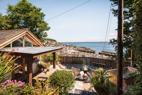 Interior design at The Crafters&acute; Hut