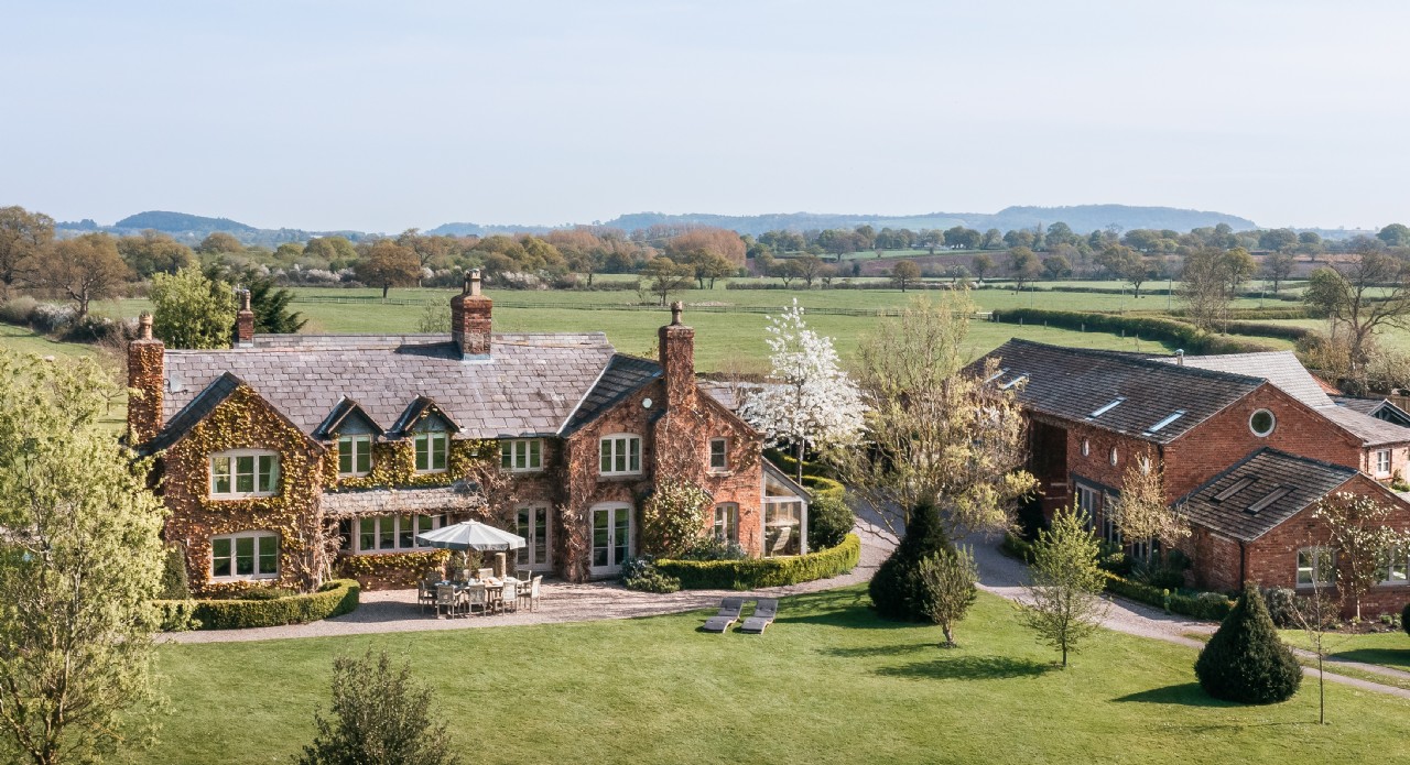Scarlet Hall - Self-catering accommodation in Malpas, Cheshire